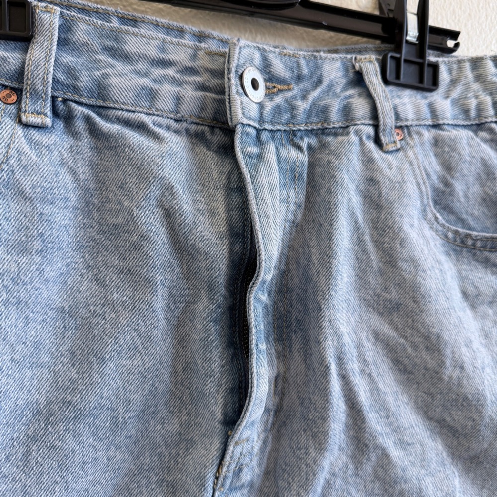 Cotton On Light Wash Denim Mini Skirt Womens 10 US High Rise 5-Pocket 2008276 - Picture 2 of 5